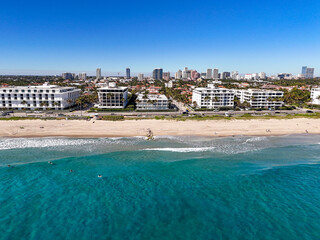 Beachfront hotels, apartments, and condos in Palm Beach near Worth AVe in Palm Beach County, Florid