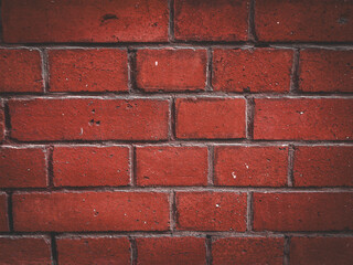Ziegelwand in warmem, kräftigem Rotton