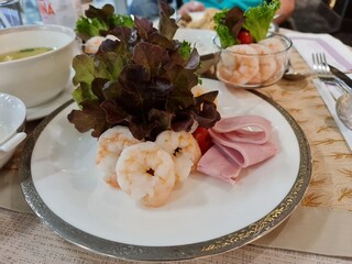 Shrimps stake with vegetables
