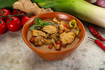 Thai curry with chicken and basil