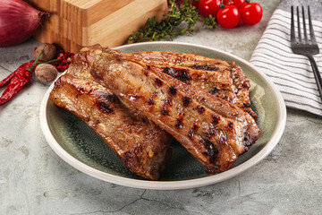 Grilled pork ribs with spices