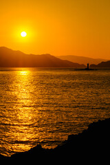 夕日と海