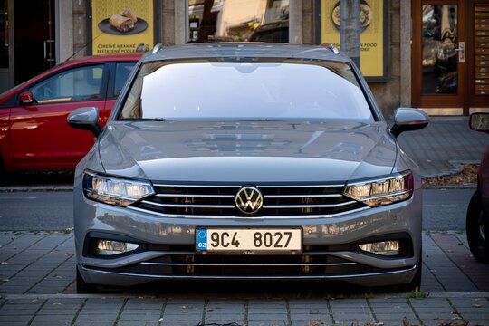 Volkswagen Passat B8 Variant (Type 3G) parked on street, front view