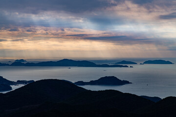 Obraz premium sea and islands on a cloudy day