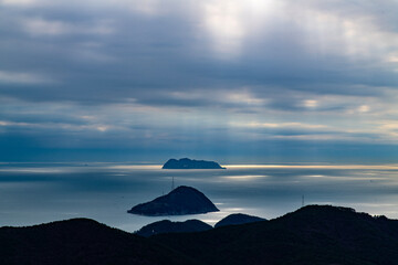 Obraz premium sea and islands on a cloudy day