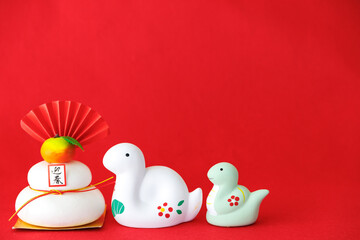 鏡餅と巳年のお正月イメージ