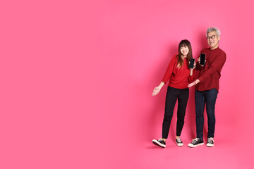 Naklejka premium man and woman in red clothes