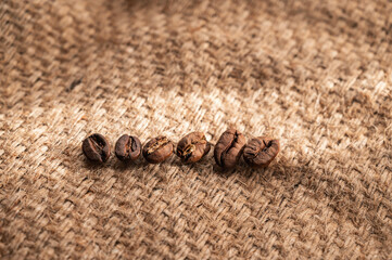 浅煎りと深煎り　ナチュラルとウォッシュト