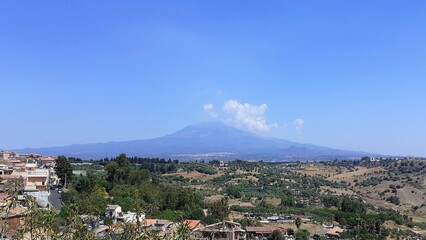 Veduta panoramica dell'Etna da Motta Sant'Anastasia.