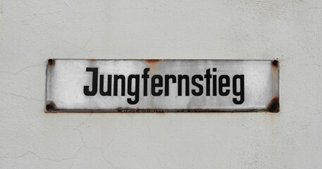 Jungfernstieg Straßenschild