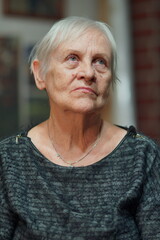 Kobieta. Lat 70.