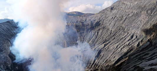 Obraz premium Beautiful view of Mount Bromo and surrounding area in Indonesia