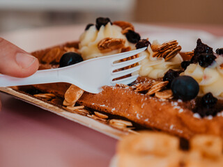 waffle con palline di gelato