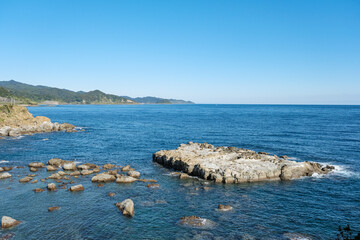 奇岩が並ぶ日南市の杭岩海岸