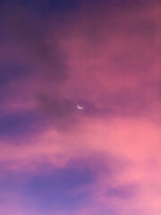 luna al crepuscolo