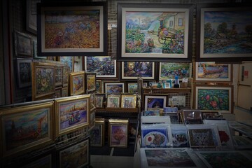 art oil painting in the gallery	