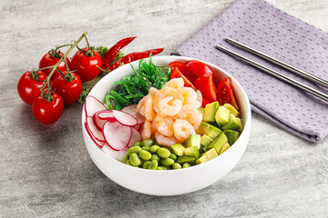 Hawaian cuisine - Poke with cocktail shrimps