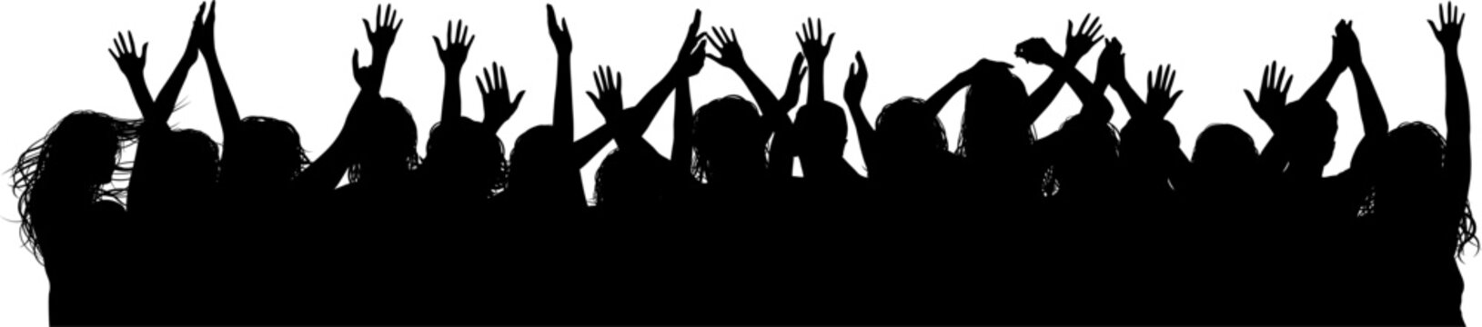 Une silhouette d'une foule acclamant, les mains lev&eacute;es, lors d'un concert