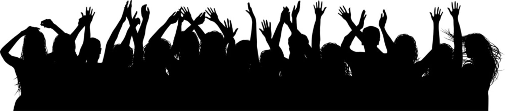 Une silhouette d'une foule acclamant, les mains lev&eacute;es, lors d'un concert
