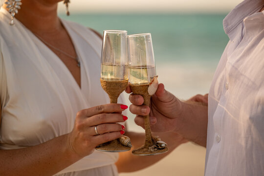 cocktail day, alcoholic drink, luau, party, hawaiian party, caribbean sea, atlantic ocean, peru, cuba, cuba, trip to cuba, honeymoon vacation