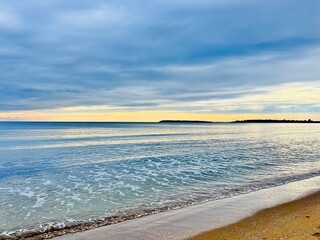 Obraz premium yellow sunset over the sea