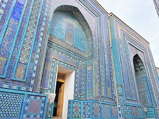 ウズベキスタンのサマルカンドのシャーヒ・ズィンダ廟群のモザイクタイル