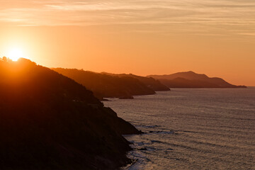 Côte Atlantique Espagnole sur Deva, coucher de soleil.