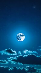 Obraz premium Enchanting night sky with a radiant full moon partially obscured by drifting wispy clouds