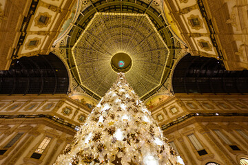 Milano, albero di Natale 2024, Galleria Vittorio Emanuele