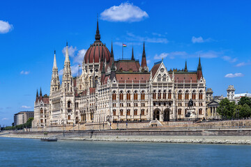 Fototapeta premium Beautiful Parliament Building in Budapest, Popular Travel Spot, View from the River