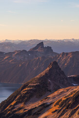 Naklejka premium Scenic Mountain View at Sunset in British Columbia, Canada