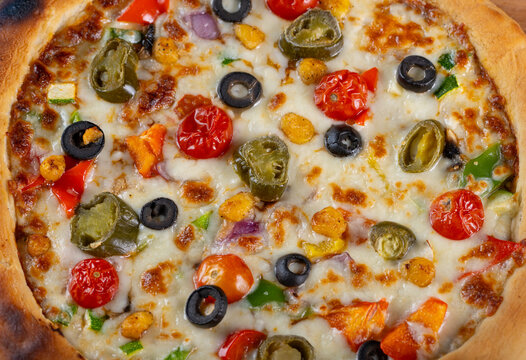 Veg Farmhouse Pizza