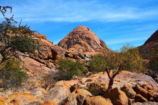 Spitzkoppe, "Matterhorn of Namibia" - a group of bald granite peaks located between Usakos and Swakopmund in the Namib desert (Namibia)