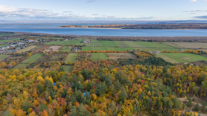 Vue aérienne sur le fleuve du Saint-Laurent dans la région de Québec au Canada pendant l'été...