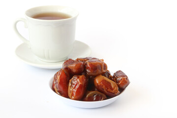 Dried dates are nutritious, provide energy, improve digestion and reduce hunger, ea with Dried Dates