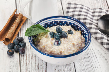 Oats porridge with blueberry