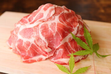 国産豚肩ローススライス切り落とし