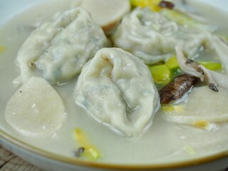 한국의 전통음식 떡 만두국 