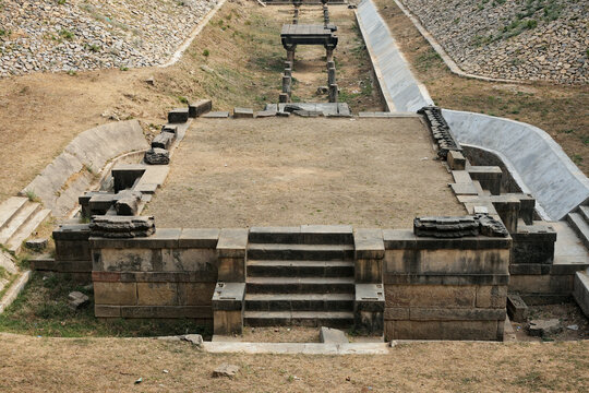 A sacred reservoir: the Shahastralinga Talav, jewel of Patan