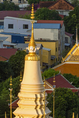 Titre : Wat Botum Vatey Reachavararam literally means 