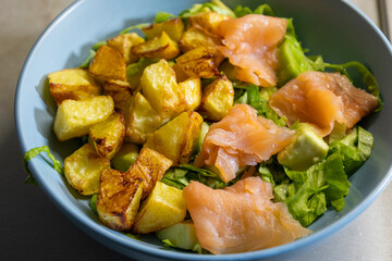 Green Salad with Baked Potatoes and Smoked Salmon