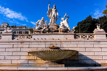 Fontana del dio Nettuno in Piazza del Popolo. Roma, Italia