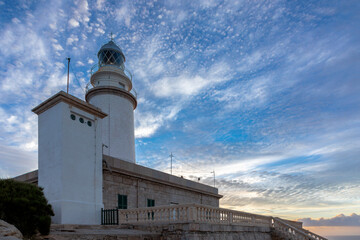 Leuchtturm am Kap Formentor, Mallorca, im Morgenlicht