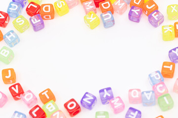 カラフルなアルファベットの背景素材　英会話教室や英語教育のイメージ写真