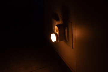 Nocna Lampka LED - Minimalistyczne Oświetlenie Ścienne, Night LED Light - Minimalist Wall Illumination