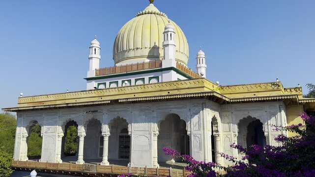 video footage taken from the outside of the tomb of Hazrat Imam Rabbani Ahmed Faruk, an Islamic scholar and Sufi who lived in the 15th century, in the city of Sirhind, India.