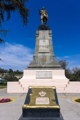 Obraz premium Monument to Francisco Bolognesi in Arequipa Peru with Historical Significance and Architectural Beauty