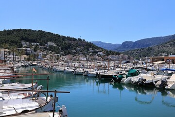 Sonniger Frühsommertag in Port de Soller auf der Spanischen Mittelmeerinsel Mallorca