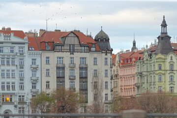Obraz premium The impressive historic buildings create a stunning city skyline, showcasing a variety of beautiful architectural styles