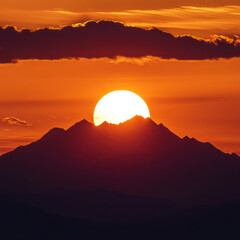 Obraz premium sunset in mountains